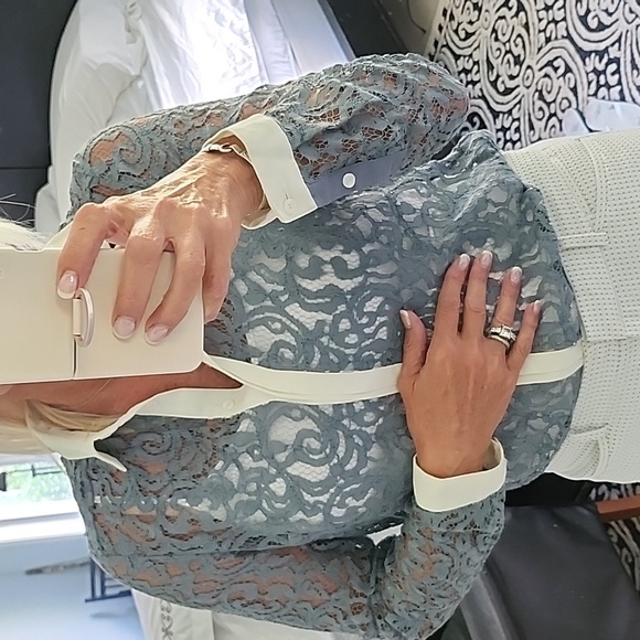 GORGEOUS MAEVE lace button down, size 4!!!! - Picture 6 of 6